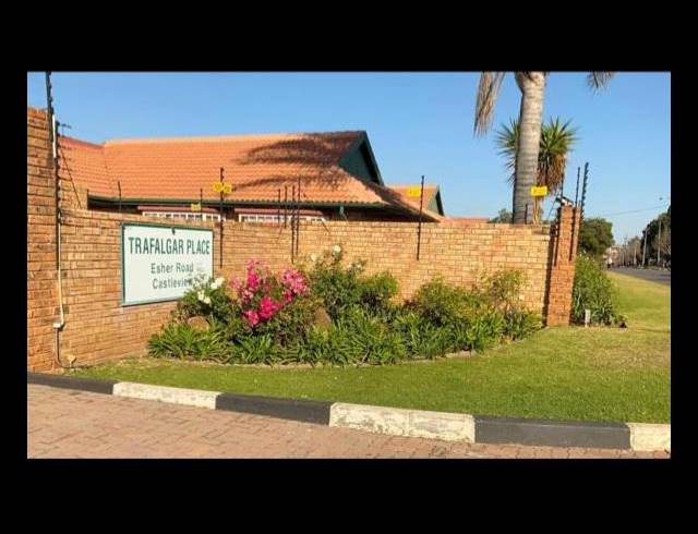 4 BEDROOM TOWNHOUSE FOR SALE IN CASTLEVIEW